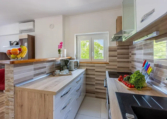 Appartamento Beeindruckendes Mit Grosser Dachterrasse, Whirlpool, Meerblick, Grill, Aussendusche Crikvenica