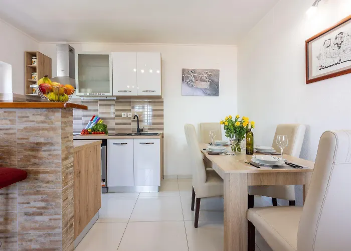 Beeindruckendes Mit Grosser Dachterrasse, Whirlpool, Meerblick, Grill, Aussendusche Appartamento Crikvenica