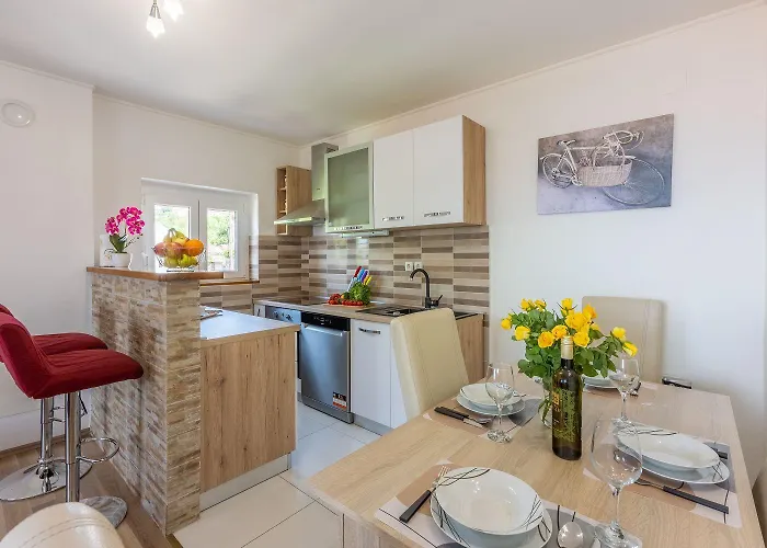 Beeindruckendes Mit Grosser Dachterrasse, Whirlpool, Meerblick, Grill, Aussendusche * Crikvenica