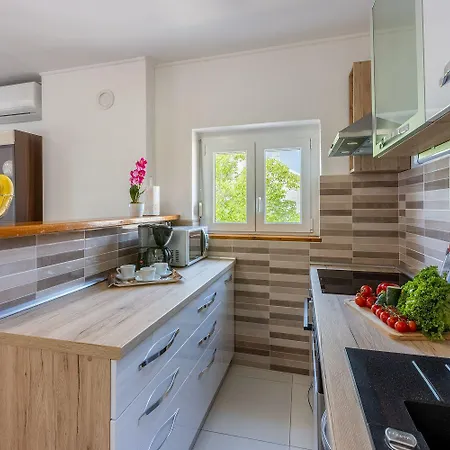 Apartament Beeindruckendes Mit Grosser Dachterrasse, Whirlpool, Meerblick, Grill, Aussendusche Crikvenica