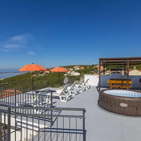 Beeindruckendes Mit Grosser Dachterrasse, Whirlpool, Meerblick, Grill, Aussendusche Apartament Crikvenica