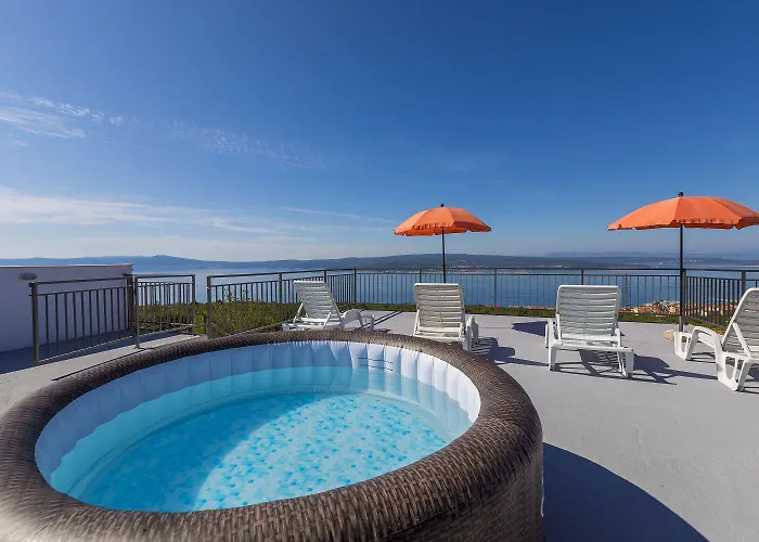 Διαμέρισμα Beeindruckendes Mit Grosser Dachterrasse, Whirlpool, Meerblick, Grill, Aussendusche Crikvenica